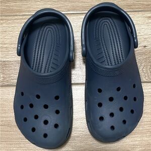 Men’s Size 6/Women’s Size 8 Navy Crocs